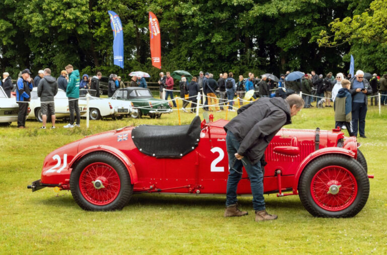 Haos na imanju bubnjara Pink Flojda FOTO
