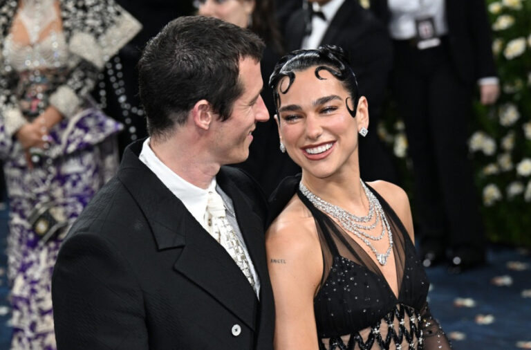 Dua Lipa konačno progovorila: "Da, vereni smo i poseban je osećaj" FOTO