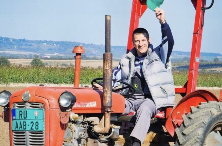 Interesantno otkriće u selu Rivica: Pronašao novčić od 50 para iz bivše SFRJ FOTO