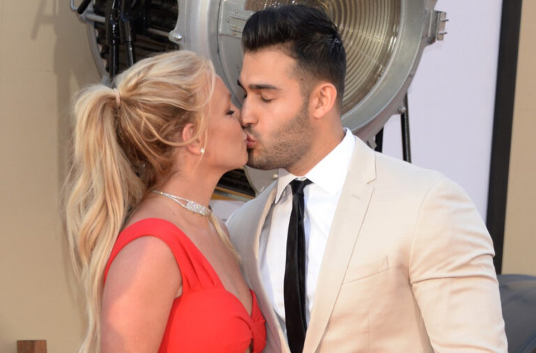 "Izlazila sam s prokletim kretenima, više volim njihove pse nego njih" VIDEO