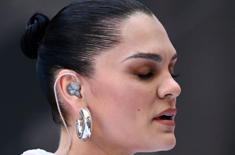 Pjevačica se oglasila iz bolnice: „Čekam rezultate“ FOTO/VIDEO