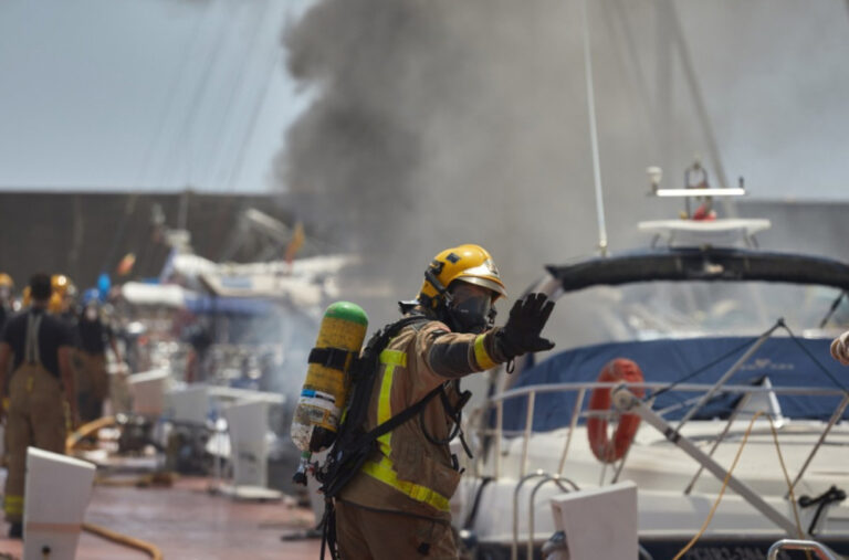Megajta udarila u pristanište: Na stotine ljudi bilo na brodu, desetine povređenih