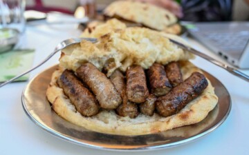 „Desetka“ na Baščaršiji više nije12 KM: Sa kajmakom ili jogurtom….