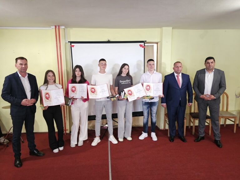 Nagrade i priznanja ugljevičkim osnovcima: Nataša Lazić-Đak generacije