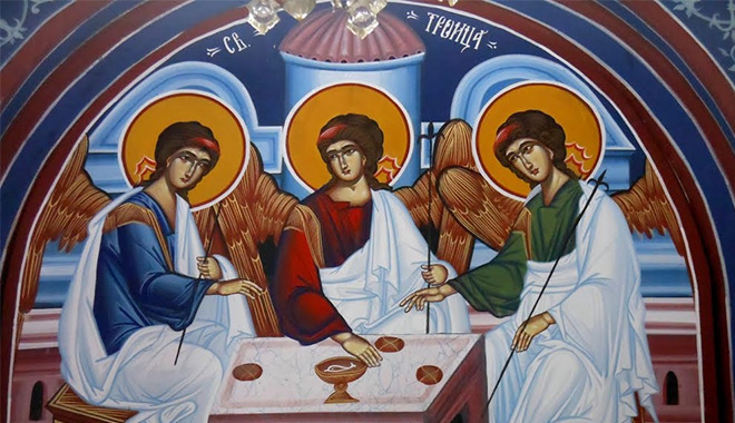 Vjernici obilježavaju Svetu Trojicu: U hramovima pletemo vjenčiće od trave..