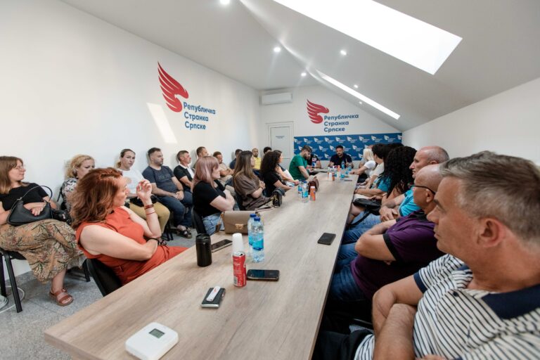 RSS ne odustaje od projekata, djelovaće još jače uz pomoć odbornika