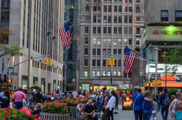 „Imamo previše praznika, treba ih ukinuti“