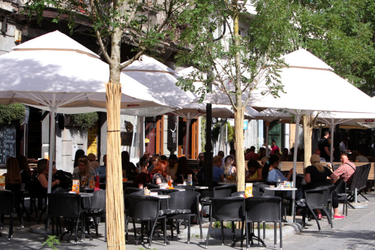 „Ulaz u restoran dozvoljen samo ako planirate da potrošite….: Pravilo koje proizvodi nelagodu i bijes!