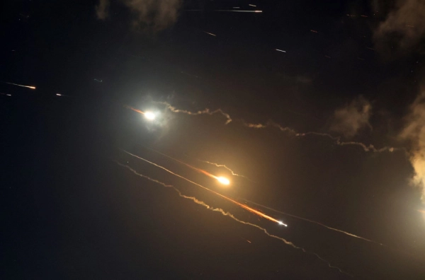 Iran gađa američke baze u Kataru VIDEO