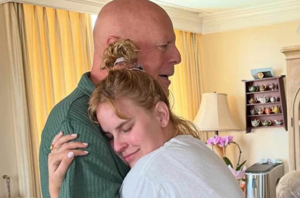 Ćerka Brusa Vilisa objavila nove fotografije sa ocem: „On je ranjiv, ne radi mu to“ FOTO