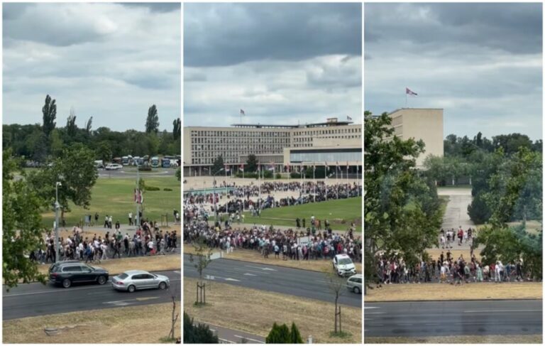 Šta se sprema u Beogradu?: Kolona pristalica SNS-a kreće od SIV-a ka centru grada: „Idemo ka Pionirskom parku“