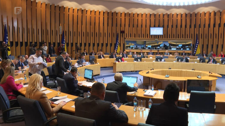 Delegati Doma naroda BIH ne odustaju: Žele smjenu Špirića, Amidžića i Košarca
