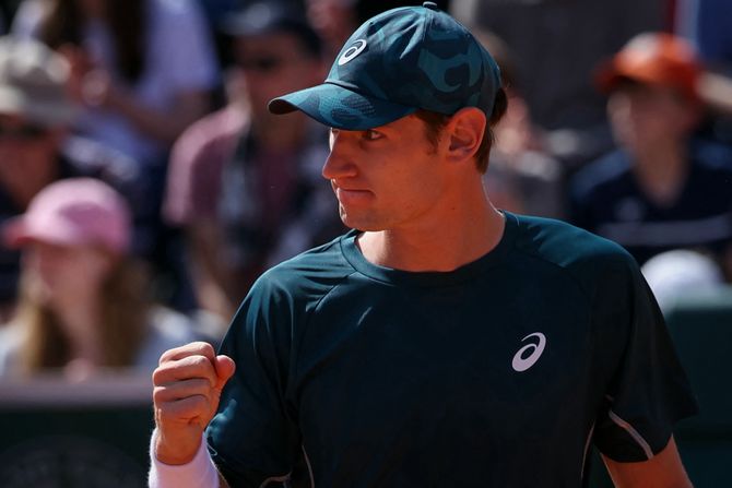 Šok na Vimbldonu: Predaja i eliminacija Cicipasa