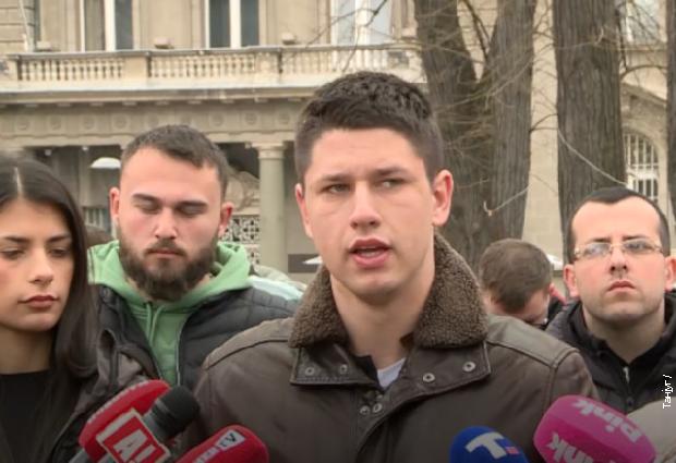 „Ko će željeti da bude cimer sa tobom ?“: Studenti u blokadi poslali poruku Milošu Pavloviću