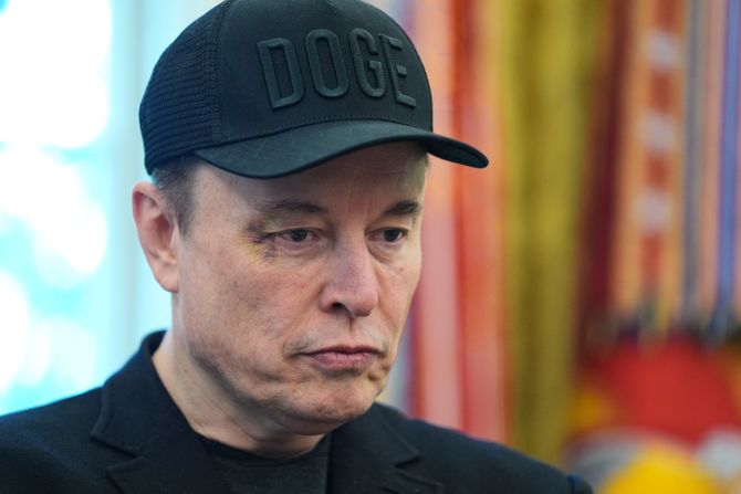 Otkriveno odakle Ilonu Masku modrica na oku: Došlo do tuče u Beloj kući?