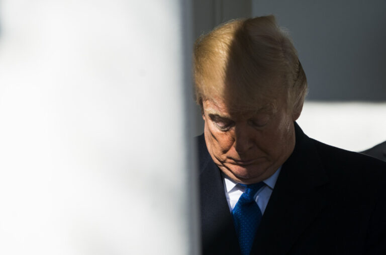 Tramp sve znao, a nisi spriječio? Tajni poziv je mogao da zaustavi katastrofu