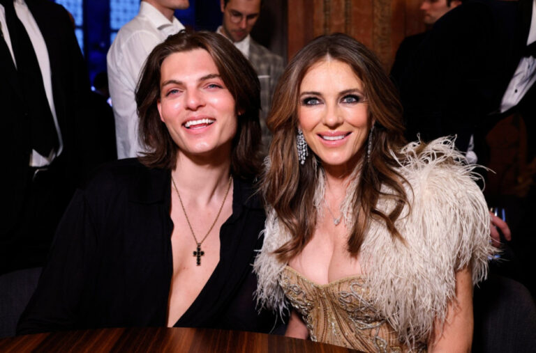 Skandalozna fotografija sina Elizabet Harli sa očuhom: „Izgledate kao ljubavnici“ FOTO