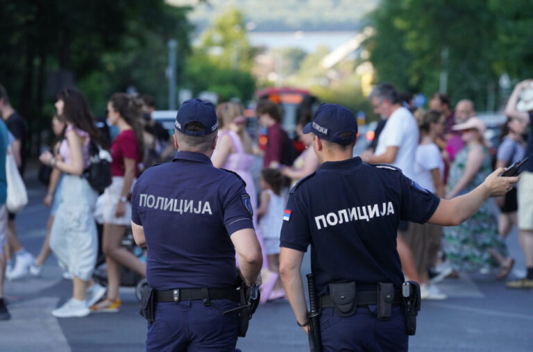 Pomoćnik direktora srpske policije: Većina blokada uklonjena, privedena 44 blokadera