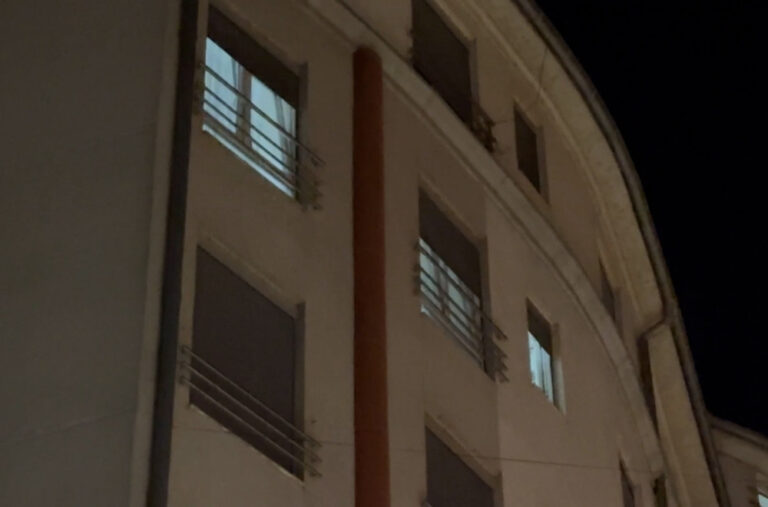 Dijete palo sa petog sprata; Užas u Novom Pazaru FOTO