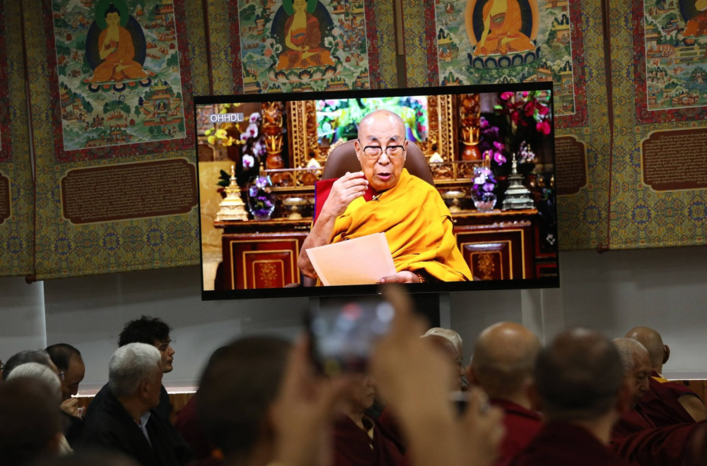 Kina upozorava: Ne mešajte se!