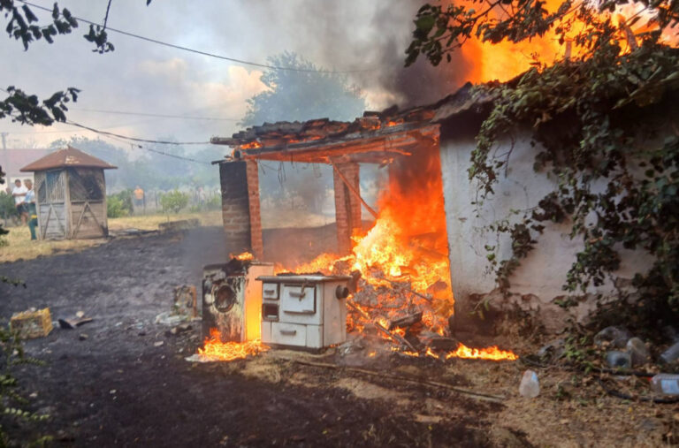 MUP Srbije: U prethodnih 10 dana ugašeno više od 1.400 požara