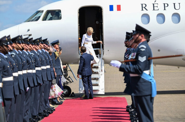 Brižit ponovo ponizila Emanuela Makrona: Evo šta mu je sad uradila VIDEO