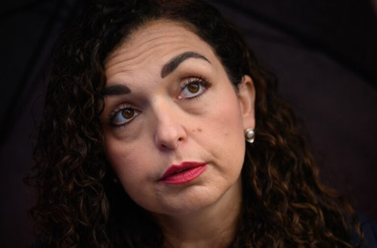 Ovako Zapad vidi Vjosu Osmani – samoponižavanje (FOTO)