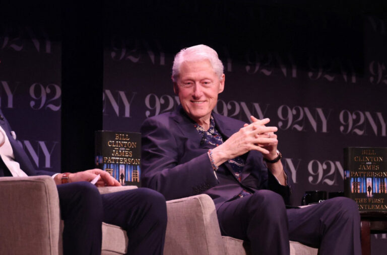 Bil i Hilari Klinton ponovo u centru skandala: Povukli neočekivan potez