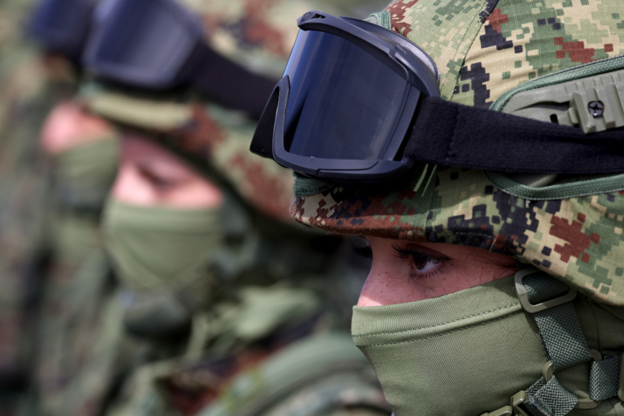 I žene tri meseca u vojsku: Obavezni vojni rok ponovo pokrenuo buru u Srbiji