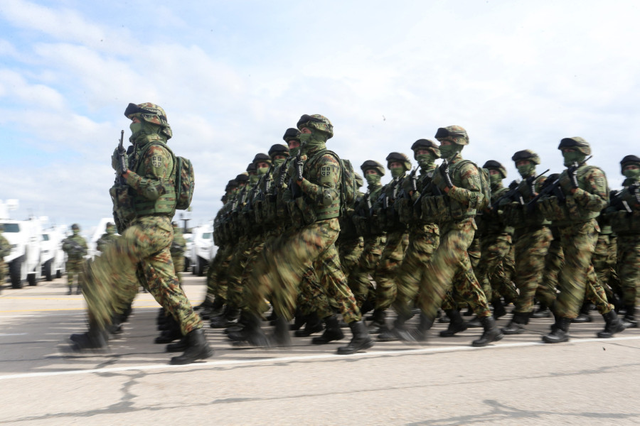 I žene tri meseca u vojsku: Obavezni vojni rok ponovo pokrenuo buru u Srbiji