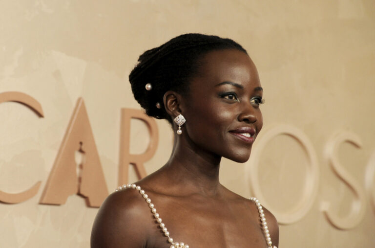 Glumica Lupita Njongo usijala mreže, podržala je Hale Beri: „Dosta je bilo“ FOTO/VIDEO