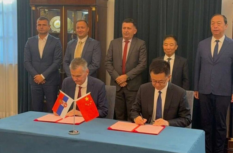 Ovo ni Tarabići nisu mogli da predvide: Ere se pobratimile sa Kinezima