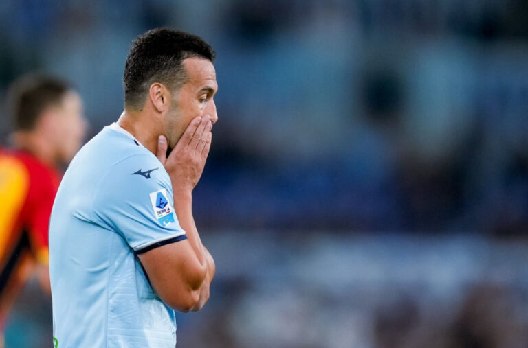 Sin poznatog fudbalera slavio rođendan u haljini, sa krunom na glavi: „Spasi ga dok još možeš“ FOTO