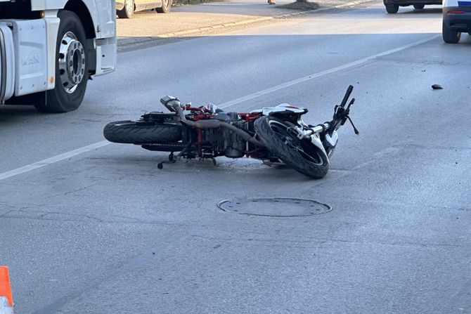 Sudar u Banjaluci, povrijeđen motociklista