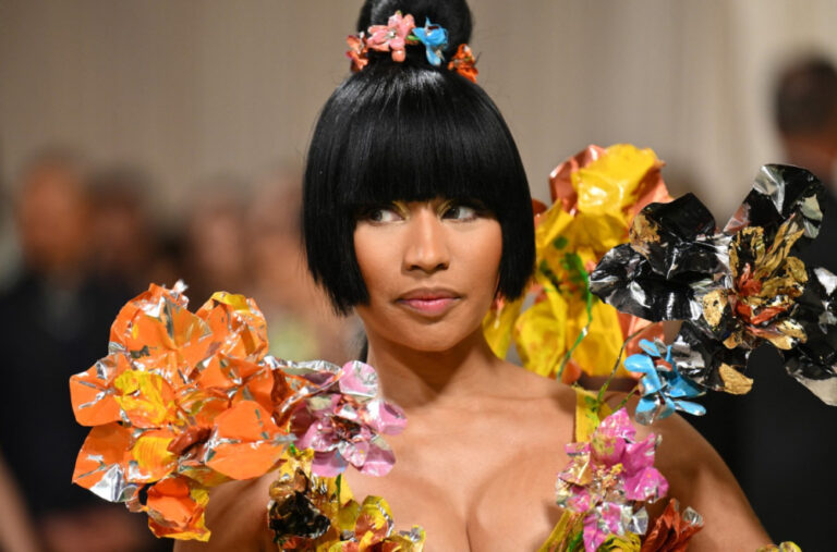 Niki Minaž brutalno isprozivala koleginicu: „Zvučiš kao mrtav pas“ FOTO