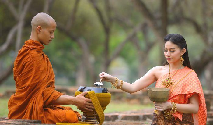 Šokantno: Tajlanđanka zavela na desetine budističkih monaha, pa ih sve ucjenjivala FOTO