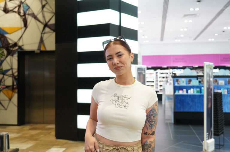 Hrvatska influenserka zbog Tompsonovog koncerta napustila Zagreb: „Zato živeo HDZ“ FOTO