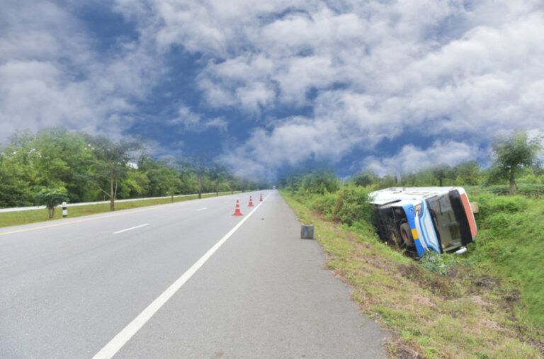 Jeziva nesreća u Ukrajini: Prevrnuo se autobus; Ima mrtvih