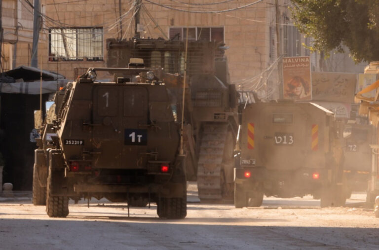 Izraelske snage buldožerima i tenkovima uništile groblje na jugu Pojasa Gaze