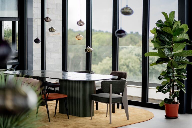 Panoramska čarolija i vrhunska gastronomija na krovu hotela „Krug“ – novo lice luksuza u Bijeljini!