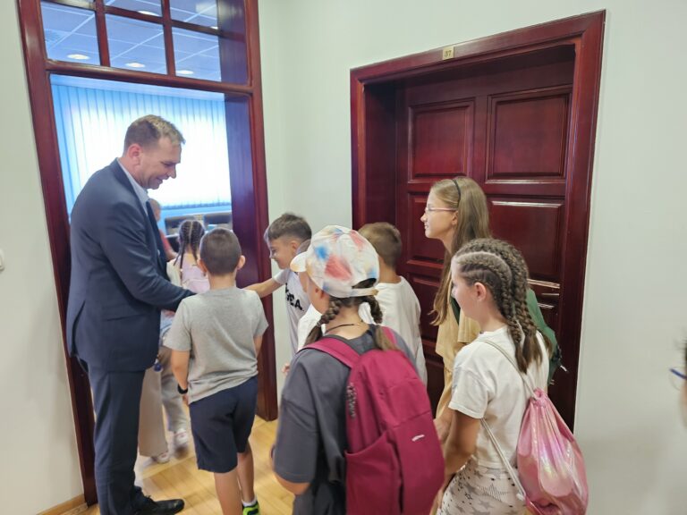 Ugljevička djeca boraviće na edukativnom kampu Gučevo: Opština finansijski podržala