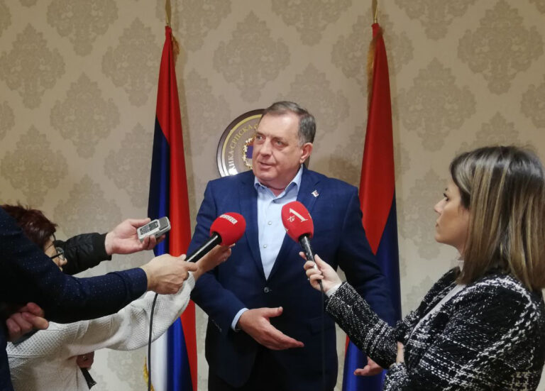 Dodik: U „Šumama Srpske“ zaposleno 450 osoba koji primaju dvije plate