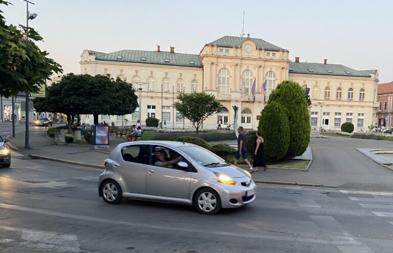 Bijeljina: Počinju prijave za dodjelu novčanih sredstava za nabavku školskog pribora
