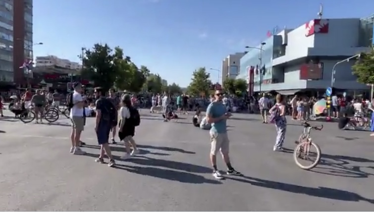 Daska za peglanje kao simbol građanskog bunta u Srbiji