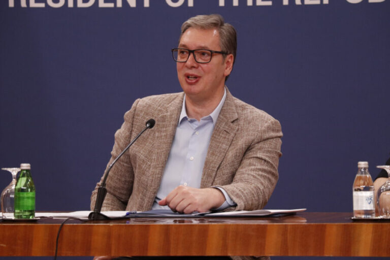 Pravni u blokadi: Predsednik pomilovanjem dokazao da nije kompetentan