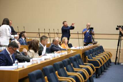 Opozicija ostaje u NSRS: Ništa od bojkota, to bi bilo u interesu vlasti