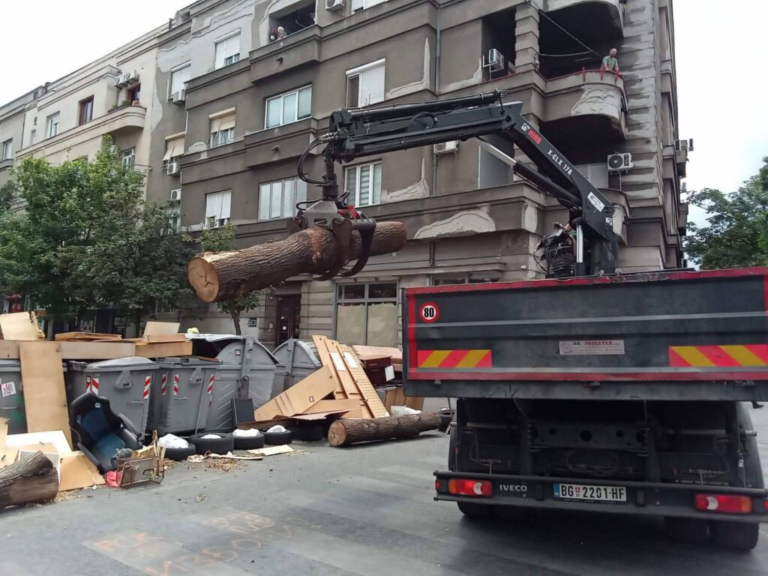 Uklonjene barikade u Zemunu