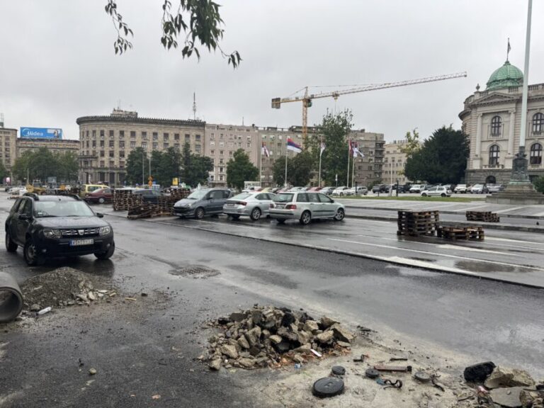 „Bog im šalje poruku“: Oduvan Ćacilend!: