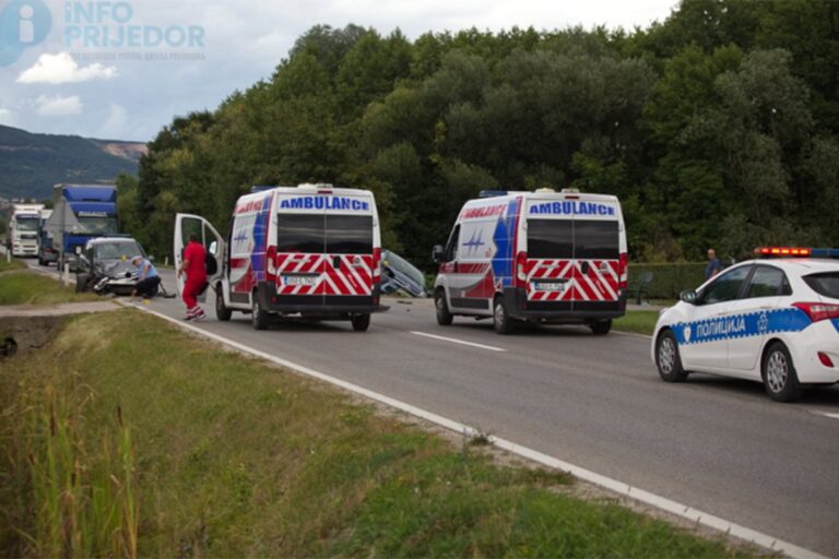 Teška saobraćajka na putu Prijedor – Banjaluka, ima povrijeđenih