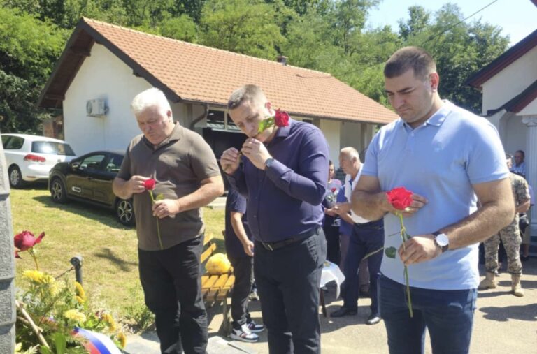 Služen pomen za poginule borce sela Labucka